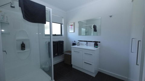 Stylish Holiday Unit - Holiday Cairns 2