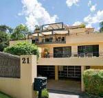 Terrigal Townhouse 1 / 21 Campbell Crescent Terrigal - Holiday Cairns