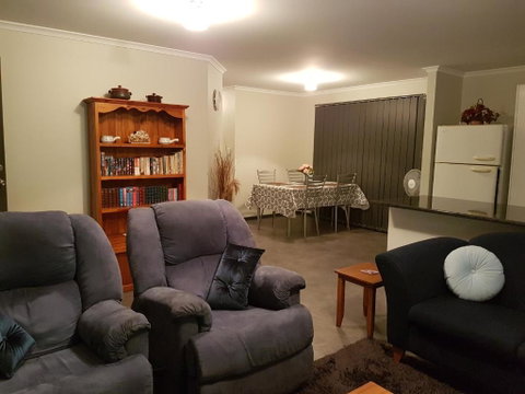 Wudinna Farm View - Holiday Cairns 1