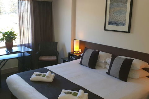 Hotel Victor - Holiday Cairns 2