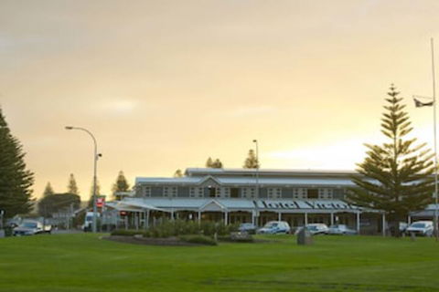 Hotel Victor - Holiday Cairns 0