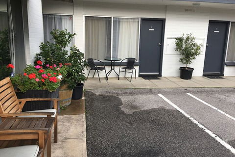 Victor Harbor City Inn - Holiday Cairns 5
