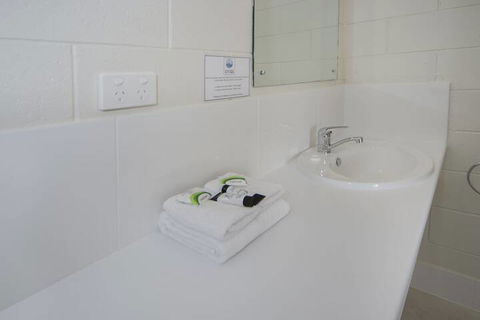 Victor Harbor City Inn - Holiday Cairns 7