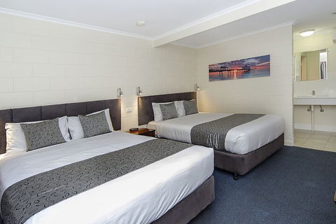 Victor Harbor City Inn - Holiday Cairns 6