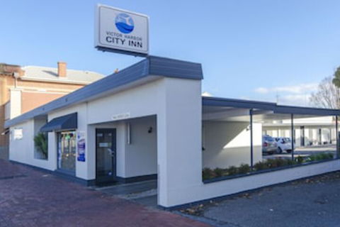 Victor Harbor City Inn - Holiday Cairns 0