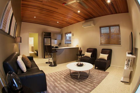 Mia Mia Executive Apartments - Holiday Cairns 1