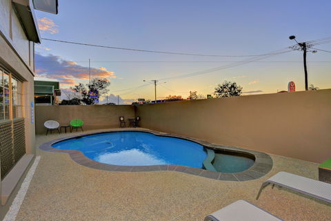 Chalet Motor Inn - Holiday Cairns 5