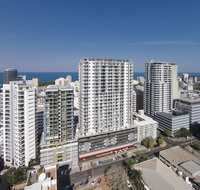 Oaks Darwin Elan Hotel - Holiday Cairns