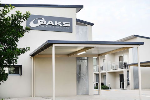 Oaks Middlemount Suites - Holiday Cairns 3