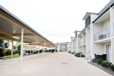 Oaks Middlemount Suites - Holiday Cairns 6