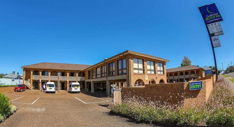 Cumberland Motor Inn - Holiday Cairns 5