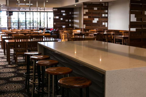CBD Hotel - Holiday Cairns 5