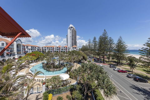 Oaks Gold Coast Calypso Plaza Suites - Holiday Cairns 3