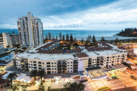 Oaks Gold Coast Calypso Plaza Suites - Holiday Cairns 0