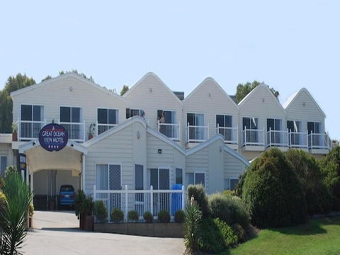 A Great Ocean View Motel - Holiday Cairns 1