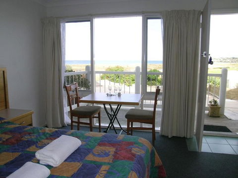 A Great Ocean View Motel - Holiday Cairns 4