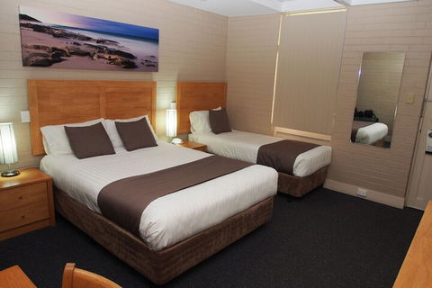 Dongara Hotel Motel - Holiday Cairns 5