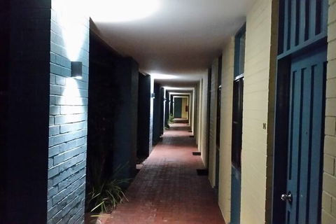 Dongara Hotel Motel - Holiday Cairns 4
