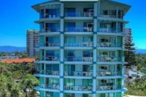 Emerald Sands Apartments - Holiday Cairns 1