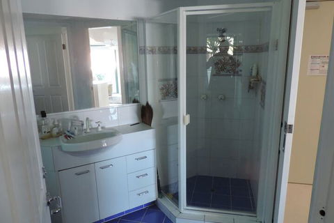 Emerald Sands Apartments - Holiday Cairns 3
