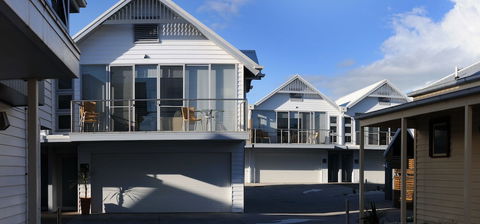 The Victoria - Holiday Cairns 1