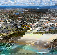 Burleigh Point Holiday Apartments - Holiday Cairns
