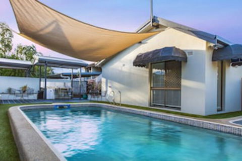 Townsville Holiday Apartments - Holiday Cairns 0