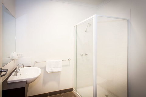 The Island Accommodation - Hostel - Holiday Cairns 6