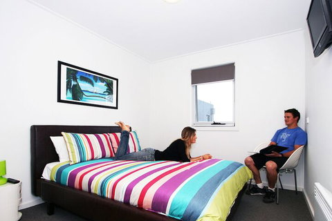 The Island Accommodation - Hostel - Holiday Cairns 5