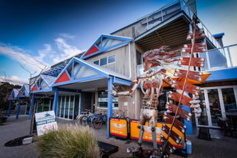 The Island Accommodation - Hostel - Holiday Cairns 0