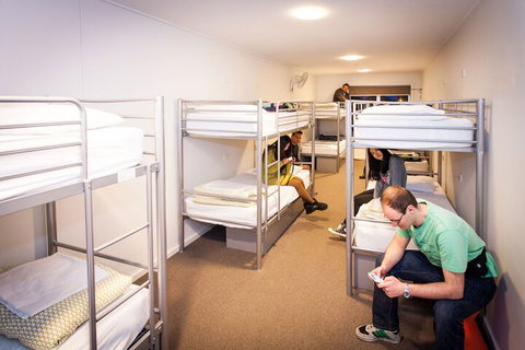 The Island Accommodation - Hostel - Holiday Cairns 7