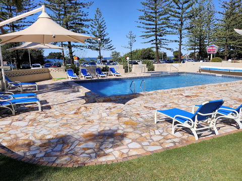 Southern Cross Beachfront Holiday Apartments - Holiday Cairns 4