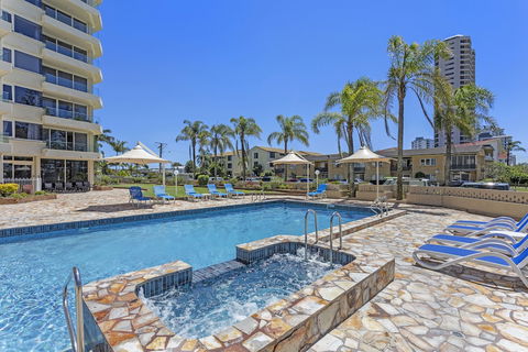 Southern Cross Beachfront Holiday Apartments - Holiday Cairns 5