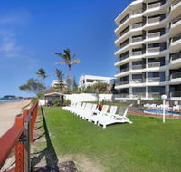 Spindrift on the Beach - Holiday Cairns