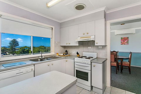 Leisure Lee Holiday Apartments - Holiday Cairns 2