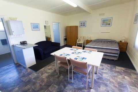 Modra's Apartments - Holiday Cairns 3
