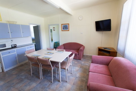 Modra's Apartments - Holiday Cairns 6