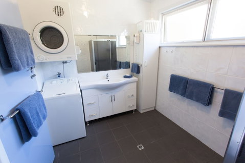 Modra's Apartments - Holiday Cairns 4