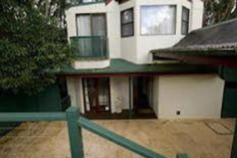 Montville Attic - Holiday Cairns 0
