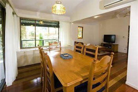 Montville Attic - Holiday Cairns 3