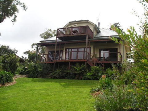 Valley Of The Waters B&B - Holiday Cairns 1