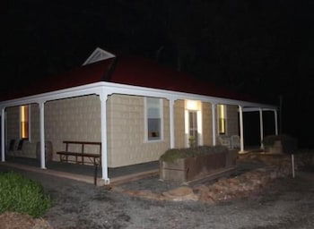 Brown's House Bed And Breakfast - Holiday Cairns 0