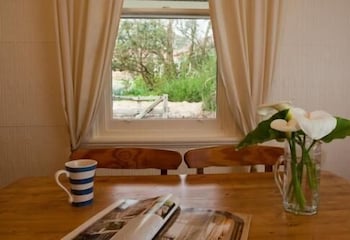 Brown's House Bed And Breakfast - Holiday Cairns 4