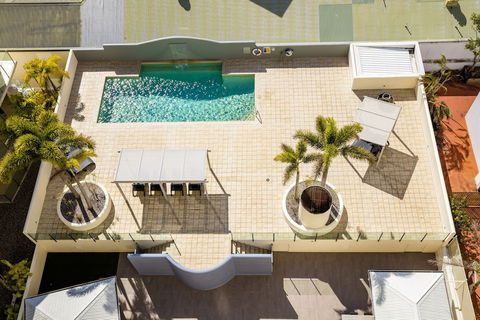 Jack & Newell Holiday Apartments - Holiday Cairns 2