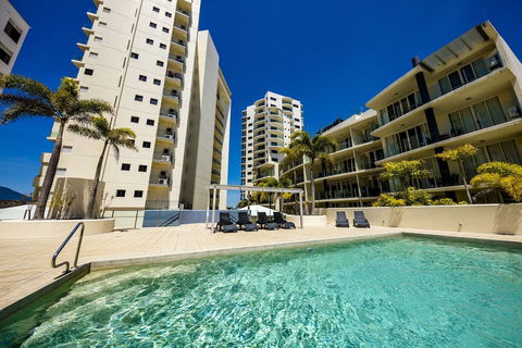 Jack & Newell Holiday Apartments - Holiday Cairns 5