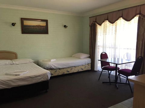 Homestead Motel - Holiday Cairns 6