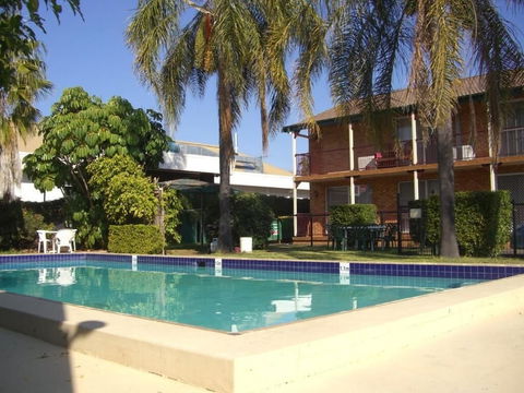 Homestead Motel - Holiday Cairns 3