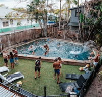 Calypso Inn Backpackers Resort Hostel - Holiday Cairns