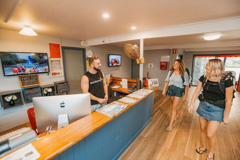 Calypso Inn Backpackers Resort Hostel - Holiday Cairns 7