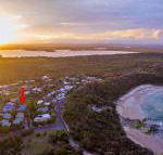 Angourie Blue 7 stroll to surfing beaches. - Holiday Cairns